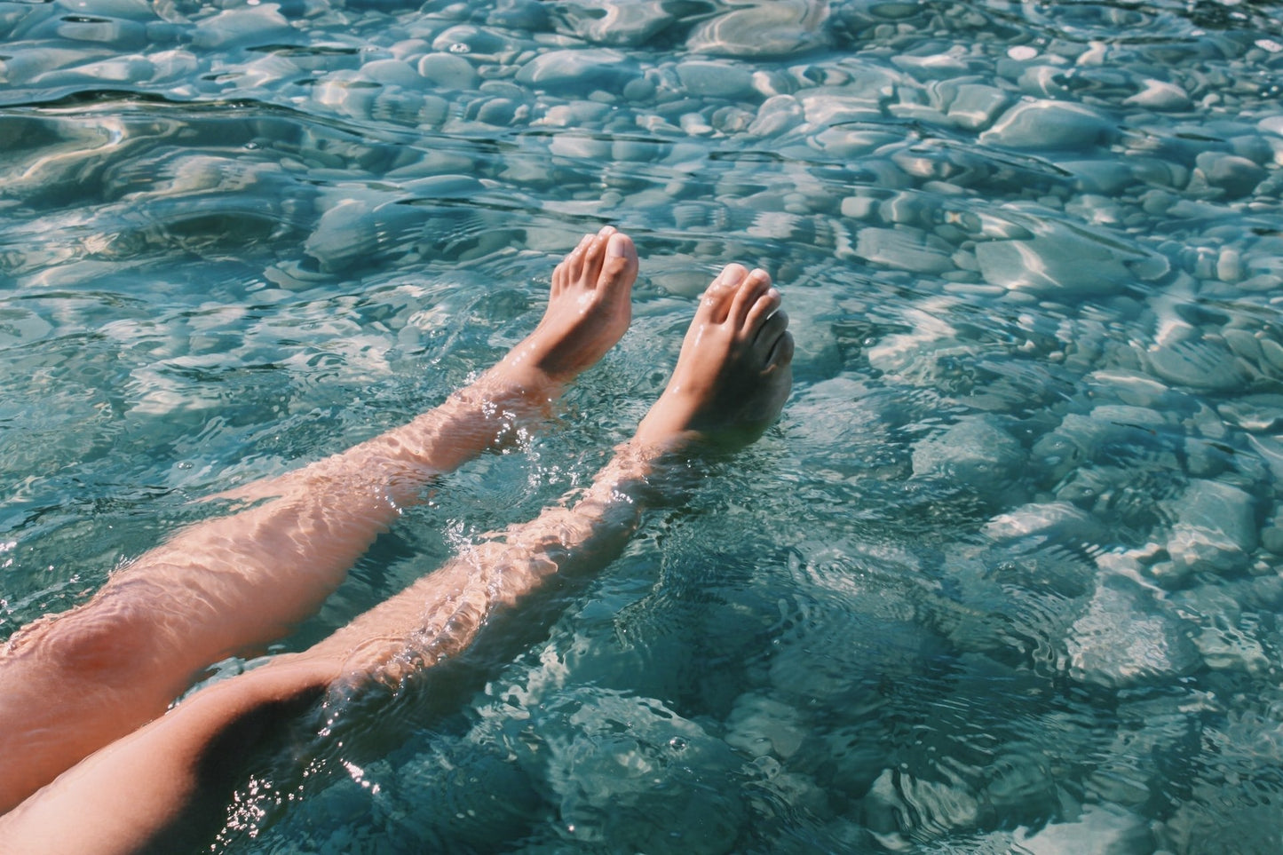 Summer Stress on Your Legs: How to Protect and Nourish Skin with Ozonated Oils
